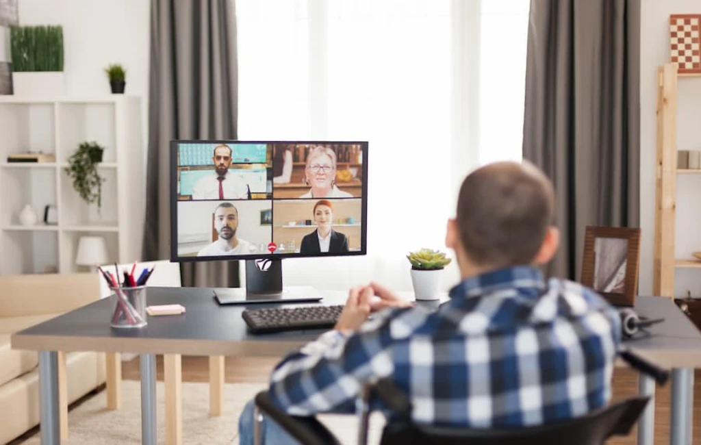 Az idegen nyelvek online használata egyre növekszik, ezért a közösségi média felületeket is több nyelven érdemes működtetni.